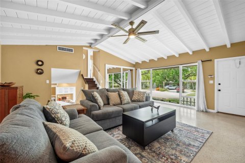 House in Fort Lauderdale, Florida 5 bedrooms, 244.24 sq.m. № 1080617 - photo 23