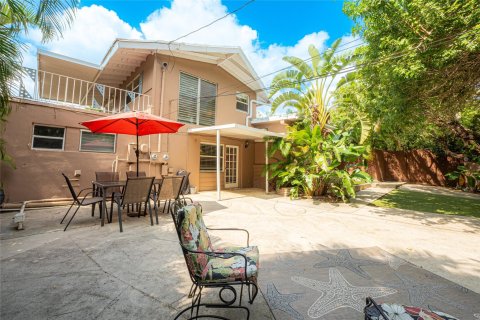 Casa en venta en Fort Lauderdale, Florida, 5 dormitorios, 244.24 m2 № 1080617 - foto 7