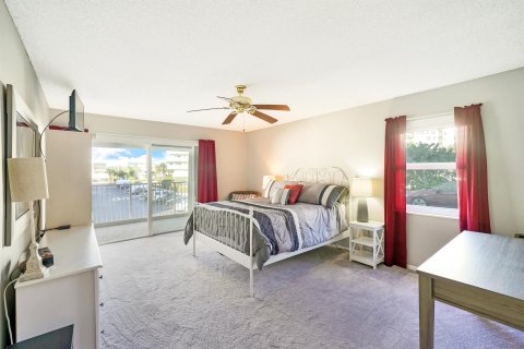 Condo in South Palm Beach, Florida, 3 bedrooms  № 1189885 - photo 16