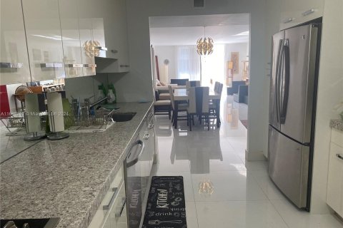 Copropriété à vendre à Hallandale Beach, Floride: 2 chambres, 146.79 m2 № 1353949 - photo 7