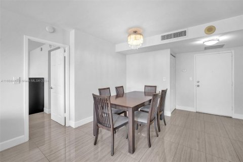 Condo in Sunny Isles Beach, Florida, 2 bedrooms  № 1357264 - photo 9