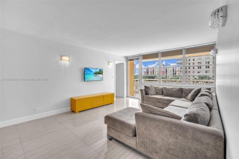 Condo in Sunny Isles Beach, Florida, 2 bedrooms  № 1357264 - photo 12