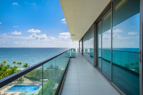 Condominio en venta en Bal Harbour, Florida, 3 dormitorios, 388.8 m2 № 1357221 - foto 18