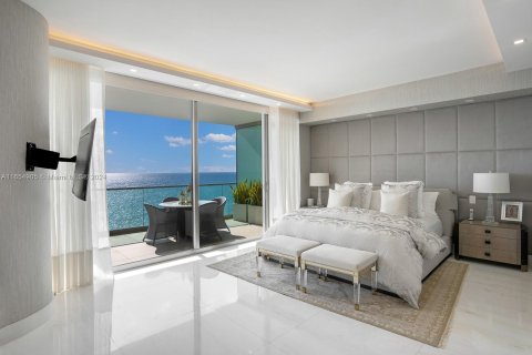 Condominio en venta en Bal Harbour, Florida, 3 dormitorios, 388.8 m2 № 1357221 - foto 5