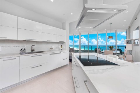 Copropriété à vendre à Miami Beach, Floride: 2 chambres, 148.18 m2 № 1357223 - photo 10