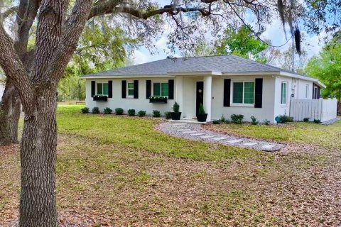 House in Myakka City, Florida 4 bedrooms, 166.11 sq.m. № 1374655 - photo 1