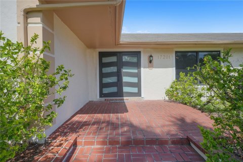 Villa ou maison à vendre à Palmetto Bay, Floride: 4 chambres, 250.74 m2 № 1281515 - photo 4