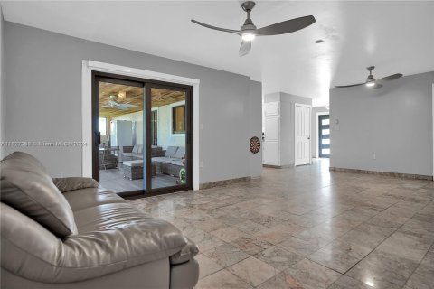 Villa ou maison à vendre à Palmetto Bay, Floride: 4 chambres, 250.74 m2 № 1281515 - photo 5