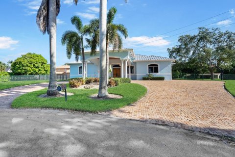 Villa ou maison à vendre à Palmetto Bay, Floride: 5 chambres, 298.12 m2 № 1281518 - photo 3