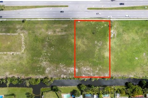 Commercial property in Lauderhill, Florida № 612588 - photo 3
