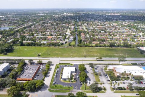Купить коммерческую недвижимость в Лодерхилл, Флорида № 612588 - фото 17