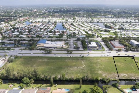 Commercial property in Lauderhill, Florida № 612588 - photo 10