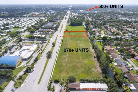Commercial property in Lauderhill, Florida № 612588 - photo 2