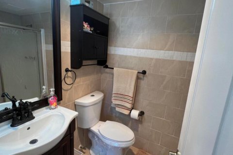 Condo in Sunrise, Florida, 2 bedrooms  № 1221350 - photo 2