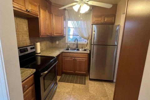 Condo in Sunrise, Florida, 2 bedrooms  № 1221350 - photo 8