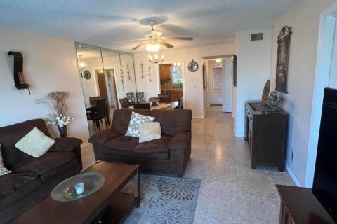 Copropriété à vendre à Sunrise, Floride: 2 chambres, 85.84 m2 № 1221350 - photo 6