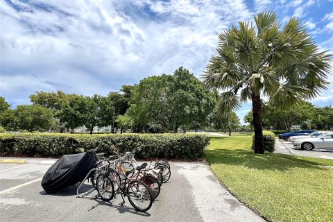 Condo in Deerfield Beach, Florida, 2 bedrooms  № 1221392 - photo 10