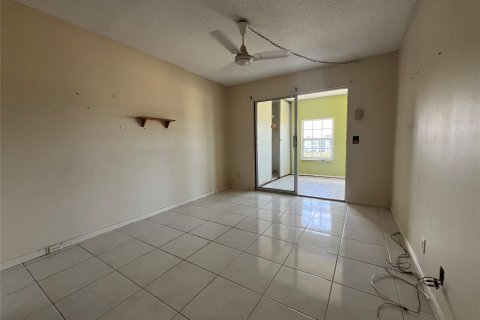 Condo in Deerfield Beach, Florida, 2 bedrooms  № 1221392 - photo 30