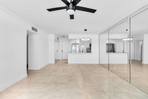 Condo in Deerfield Beach, Florida, 3 bedrooms  № 1221394 - photo 13