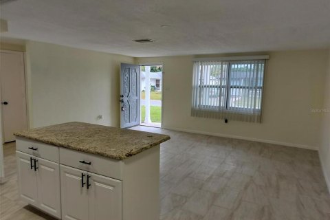 Casa en venta en Port Richey, Florida, 3 dormitorios, 97.73 m2 № 1286579 - foto 3