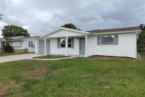 House in Port Richey, Florida 3 bedrooms, 97.73 sq.m. № 1286579 - photo 2