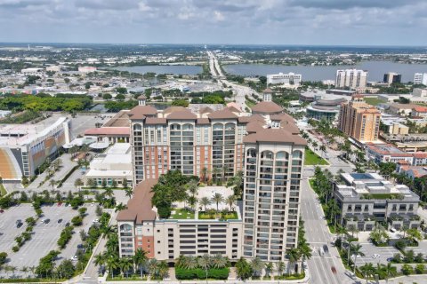 Condo in West Palm Beach, Florida, 1 bedroom  № 1104466 - photo 4