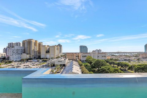 Condo in West Palm Beach, Florida, 1 bedroom  № 1104466 - photo 19