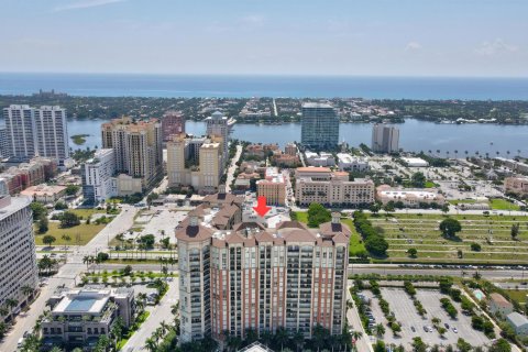 Condo in West Palm Beach, Florida, 1 bedroom  № 1104466 - photo 2