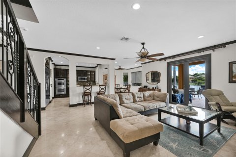 House in Weston, Florida 5 bedrooms, 395.58 sq.m. № 956739 - photo 11