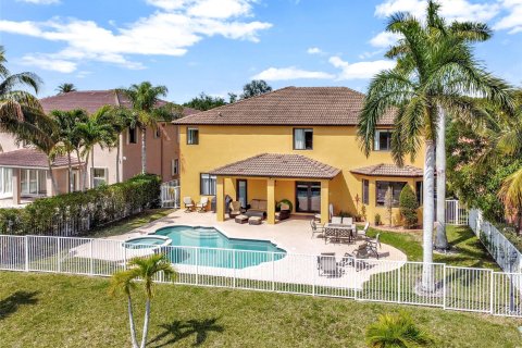 House in Weston, Florida 5 bedrooms, 395.58 sq.m. № 956739 - photo 15
