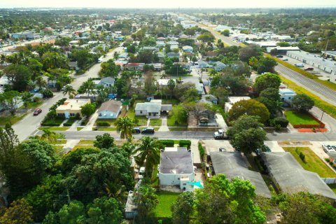 Villa ou maison à vendre à West Palm Beach, Floride: 3 chambres, 113.34 m2 № 956960 - photo 1