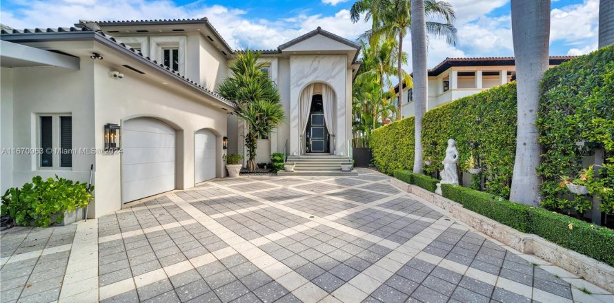 Villa ou maison à Miami Beach, Floride 6 chambres, 577.02 m2 № 1391794