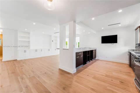 Casa en venta en Miami Beach, Florida, 4 dormitorios, 216.09 m2 № 1391791 - foto 28