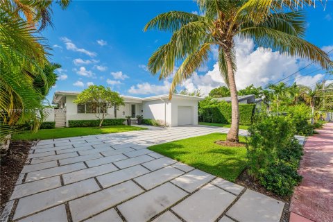 Casa en venta en Miami Beach, Florida, 4 dormitorios, 216.09 m2 № 1391791 - foto 11