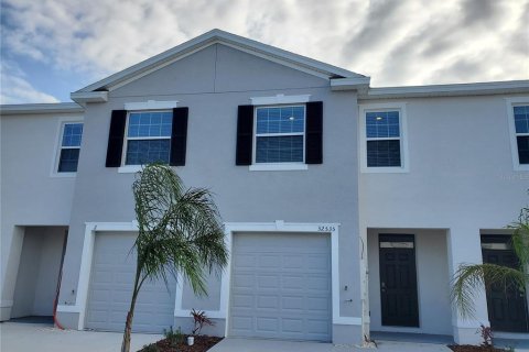 Touwnhouse à louer à Wesley Chapel, Floride: 3 chambres, 155.43 m2 № 1354163 - photo 1