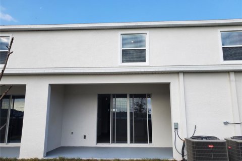 Townhouse in Wesley Chapel, Florida 3 bedrooms, 155.43 sq.m. № 1354163 - photo 9