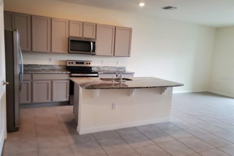 Townhouse in Wesley Chapel, Florida 3 bedrooms, 155.43 sq.m. № 1354163 - photo 3