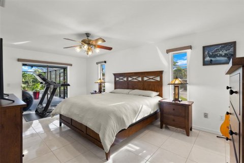 Villa ou maison à vendre à Cape Coral, Floride: 3 chambres, 181.9 m2 № 1354105 - photo 17