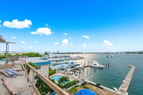 Condominio en venta en Riviera Beach, Florida, 3 dormitorios, 250.65 m2 № 744485 - foto 3