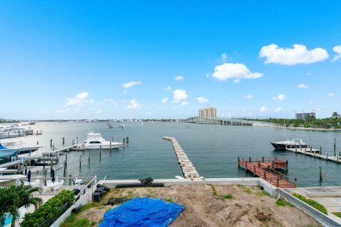 Condominio en venta en Riviera Beach, Florida, 3 dormitorios, 250.65 m2 № 744485 - foto 8