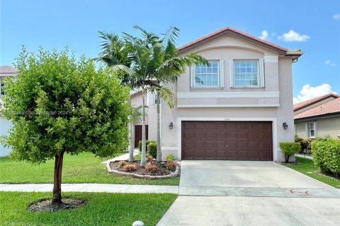 Villa ou maison à vendre à Miramar, Floride: 5 chambres, 218.04 m2 № 1391571 - photo 1