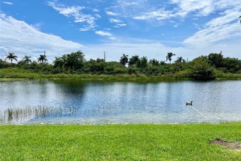 Villa ou maison à vendre à Miramar, Floride: 5 chambres, 218.04 m2 № 1391571 - photo 2