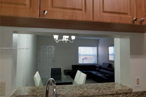 Condominio en venta en Miami, Florida, 2 dormitorios, 75.25 m2 № 1391951 - foto 4