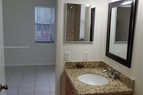 Copropriété à vendre à Miami, Floride: 2 chambres, 75.25 m2 № 1391951 - photo 7