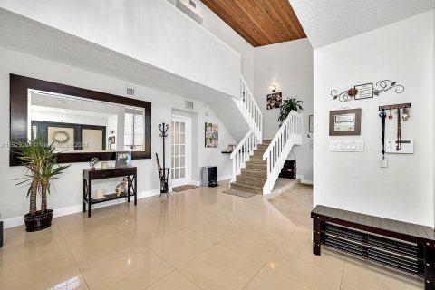 Casa en venta en Miami Lakes, Florida, 5 dormitorios, 328.5 m2 № 995903 - foto 6