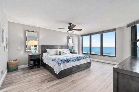 Condominio en venta en Hutchinson Island South, Florida, 3 dormitorios, 250.93 m2 № 933492 - foto 19