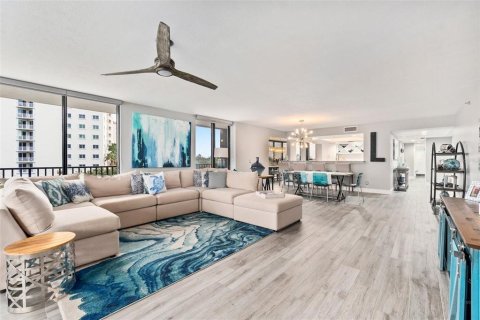 Condominio en venta en Hutchinson Island South, Florida, 3 dormitorios, 250.93 m2 № 933492 - foto 4