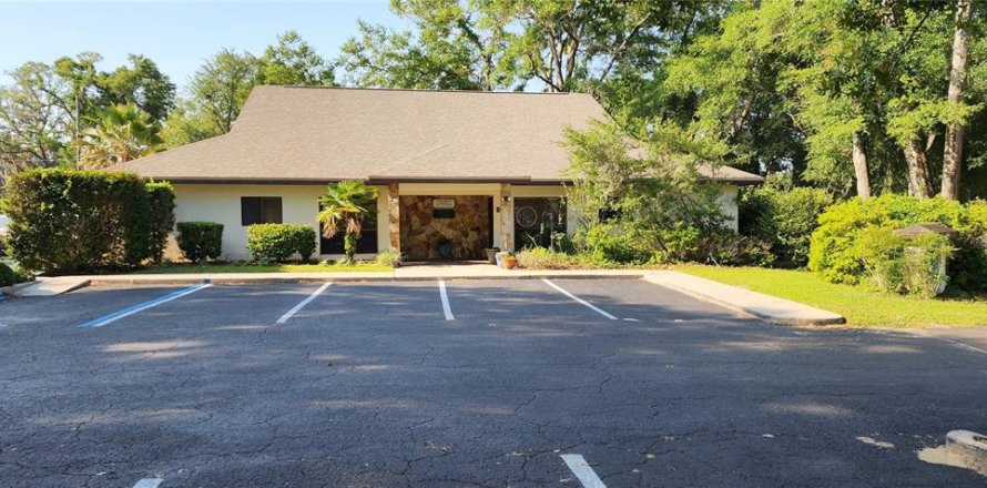 Commercial property in Gainesville, Florida 165.92 sq.m. № 500779