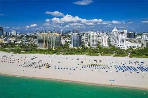 Condo in Miami Beach, Florida, 2 bedrooms  № 1232878 - photo 30