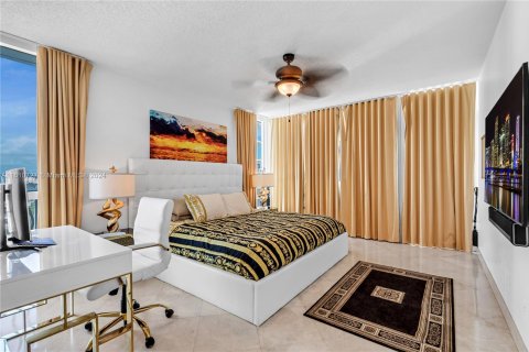 Condo in Miami Beach, Florida, 2 bedrooms  № 1232878 - photo 16